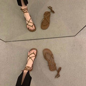 γυναικεία σανδάλια 2024 Καλοκαίρι Νέα άφιξη Μόδα Σαγιονάρες Στρογγυλά δάχτυλα Σταυρός λουράκι Μονόχρωμα σανδάλια Casual Flat Γυναικεία Παπούτσια