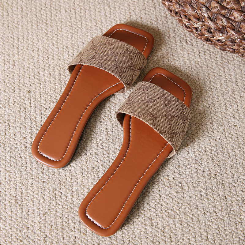 2024 Slip on Flat slippers for Women Outwear Summer Νέο κέντημα Στρογγυλή κεφαλή ανοιχτή χοντρή σόλα Γυναικεία σανδάλια εξωτερικού χώρου
