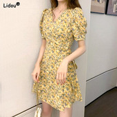 Μίνι περιστασιακά εμπριμέ, μοντέρνα και κομψά, πολύχρωμα, με κορδόνια σε λαιμόκοψη με λεπτή εφαρμογή, Κομψά καλοκαιρινά λεπτά κοντομάνικα φορέματα Γυναικεία ρούχα