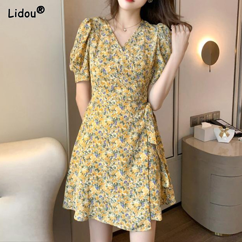 Μίνι περιστασιακά εμπριμέ, μοντέρνα και κομψά, πολύχρωμα, με κορδόνια σε λαιμόκοψη με λεπτή εφαρμογή, Κομψά καλοκαιρινά λεπτά κοντομάνικα φορέματα Γυναικεία ρούχα