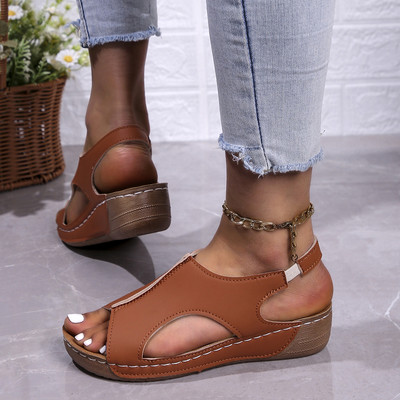 Női középsarkú, platós szandál 2024-es nyári lábujjhegy Alkalmi klumpák Cipők Női Pu bőr ékek Roman Sandalias Mujer