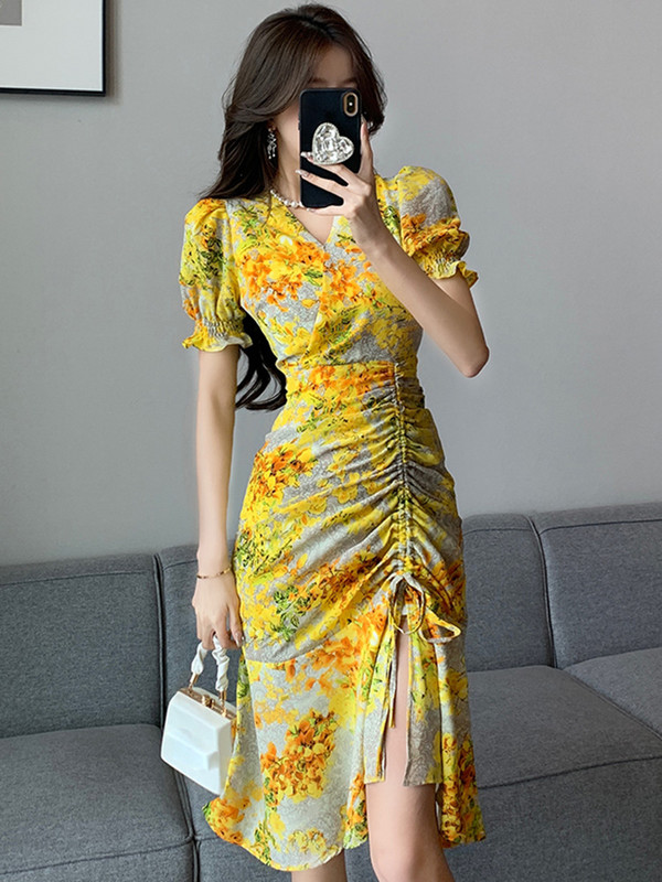 Κομψό μποέμ φόρεμα με λουλουδάτο στάμπα, φουσκωτά μανίκια με λαιμόκοψη V με ψηλή μέση, μονό βολάν και κορδόνι για πάρτι