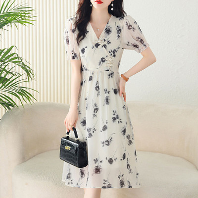Κομψά κινέζικα φορέματα με πόρπη με δίσκο Γυναικεία ρούχα κοντό μανίκι Κομψό με λαιμόκοψη σε V καλοκαιρινή γραμμή Α σπασμένα λουλούδια Basic midi φόρεμα