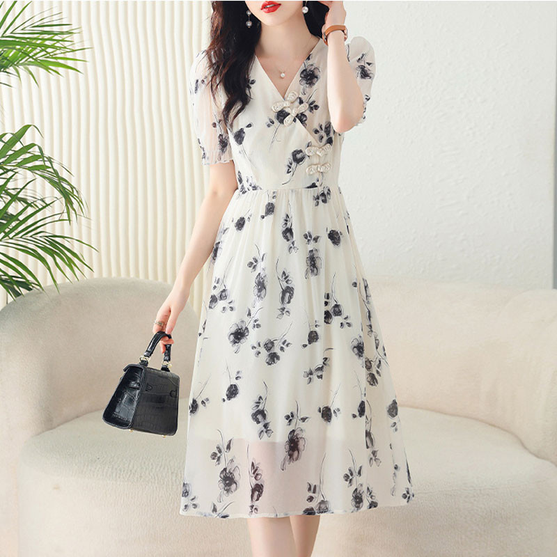 Κομψά κινέζικα φορέματα με πόρπη με δίσκο Γυναικεία ρούχα κοντό μανίκι Κομψό με λαιμόκοψη σε V καλοκαιρινή γραμμή Α σπασμένα λουλούδια Basic midi φόρεμα