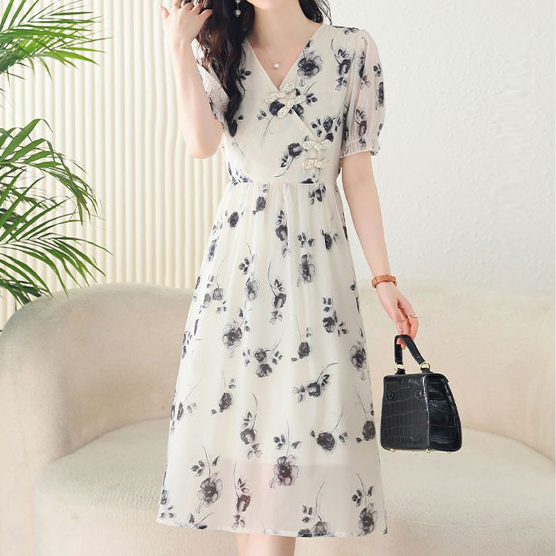 Κομψά κινέζικα φορέματα με πόρπη με δίσκο Γυναικεία ρούχα κοντό μανίκι Κομψό με λαιμόκοψη σε V καλοκαιρινή γραμμή Α σπασμένα λουλούδια Basic midi φόρεμα