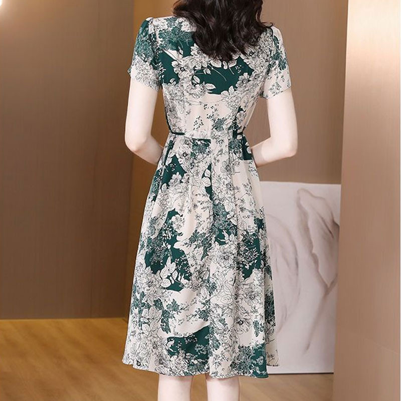 Divat ingázás Üzemben nyomtatott ruhák Női ruházat Hétköznapi gombos nyári új lehajtható gallérral Elegáns A-vonalú derék Midi ruha