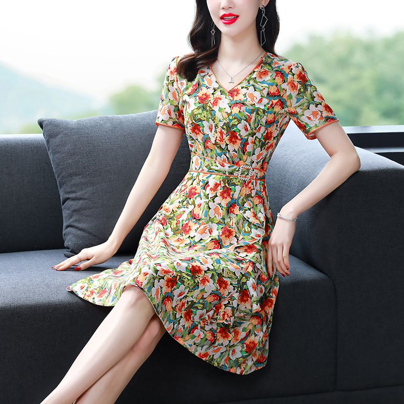 Elegantne V-kaelusega avara vööga teemandid, volangid Lilleline kleit Naiste riided 2023. aasta suvine uus lühikeste varrukatega kontori naiste minikleit