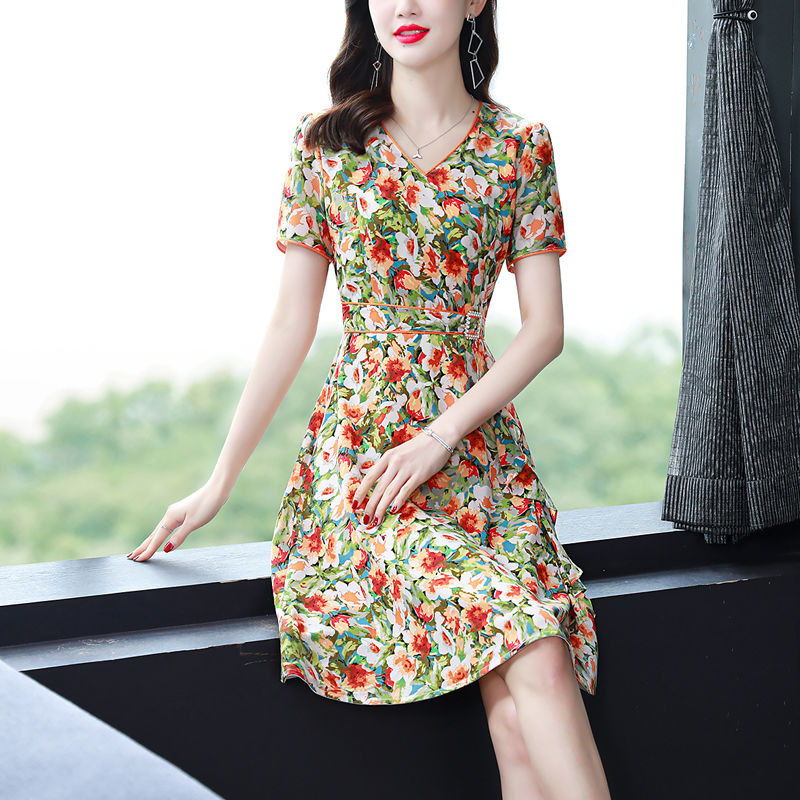 Elegantne V-kaelusega avara vööga teemandid, volangid Lilleline kleit Naiste riided 2023. aasta suvine uus lühikeste varrukatega kontori naiste minikleit