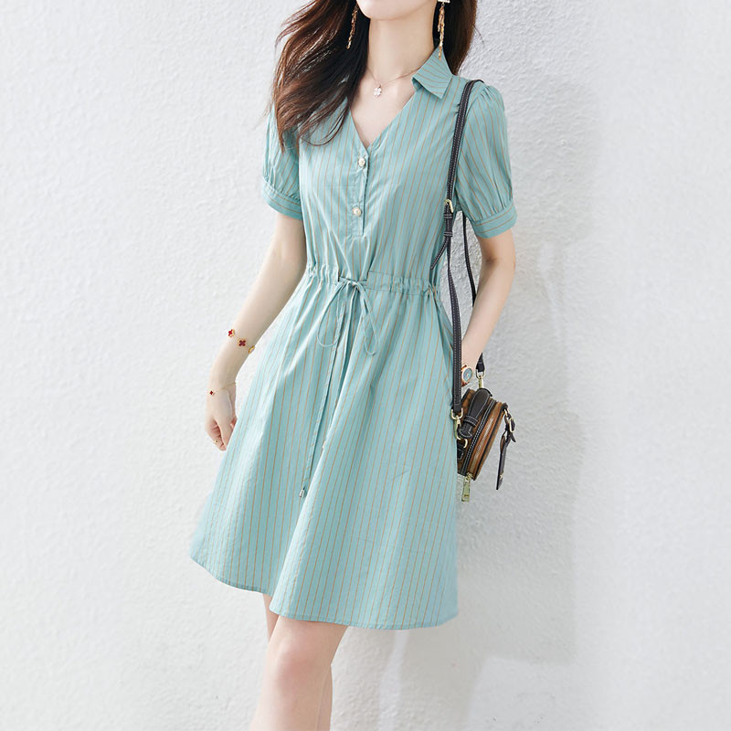 Divat ingázó női csíkos lehajtható galléros gombos ing ruhák nyári női ruházat alkalmi ráncolt rövid ujjú ruha