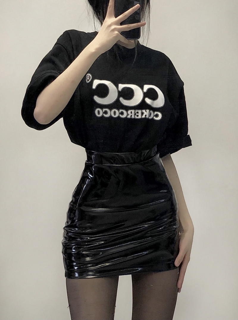 WOMENGAGA Spicy Girls Μαύρη δερμάτινη φούστα μισή φούστα Γυναικεία Άνοιξη 2023 Ψηλόμεση σέξι μισή φούστα Μαύρη Pu δερμάτινη φούστα NC4U