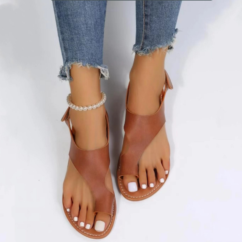 2024 Γυναικεία ίσια σανδάλια PU Δερμάτινα ανοιχτά γυναικεία παπούτσια παραλίας Καλοκαιρινή σέξι παντόφλες Σανδάλια με αγκράφα Σαγιονάρες