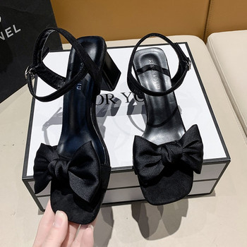 Сандали Дамски обувки 2023 Лято Нова мода Дебел ток Панък Велур Модни квадратни пръсти Универсални дамски обувки на висок ток