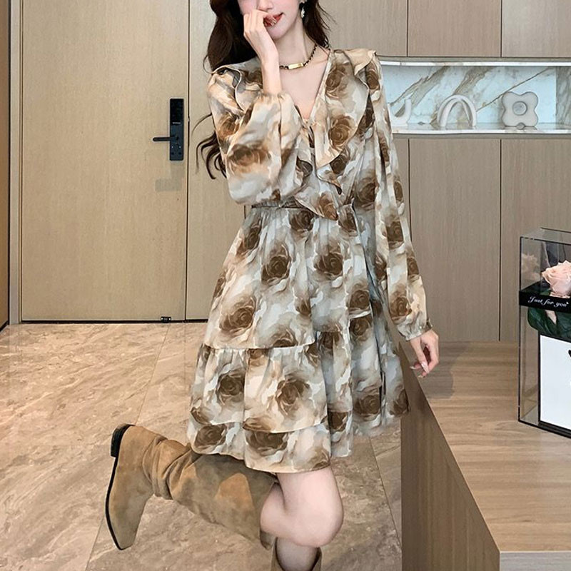Elegáns V-nyakú, stílusos fodros midi ruha alkalmi rózsamintás női ruházat tavaszi őszi francia stílusú A-vonalú derék ruhák