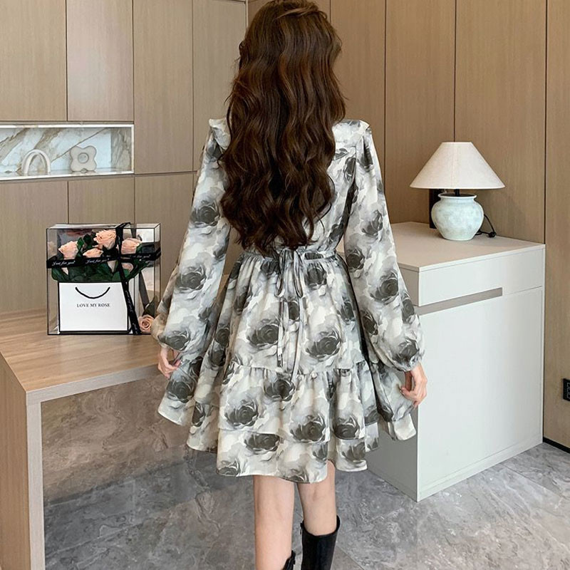 Elegáns V-nyakú, stílusos fodros midi ruha alkalmi rózsamintás női ruházat tavaszi őszi francia stílusú A-vonalú derék ruhák