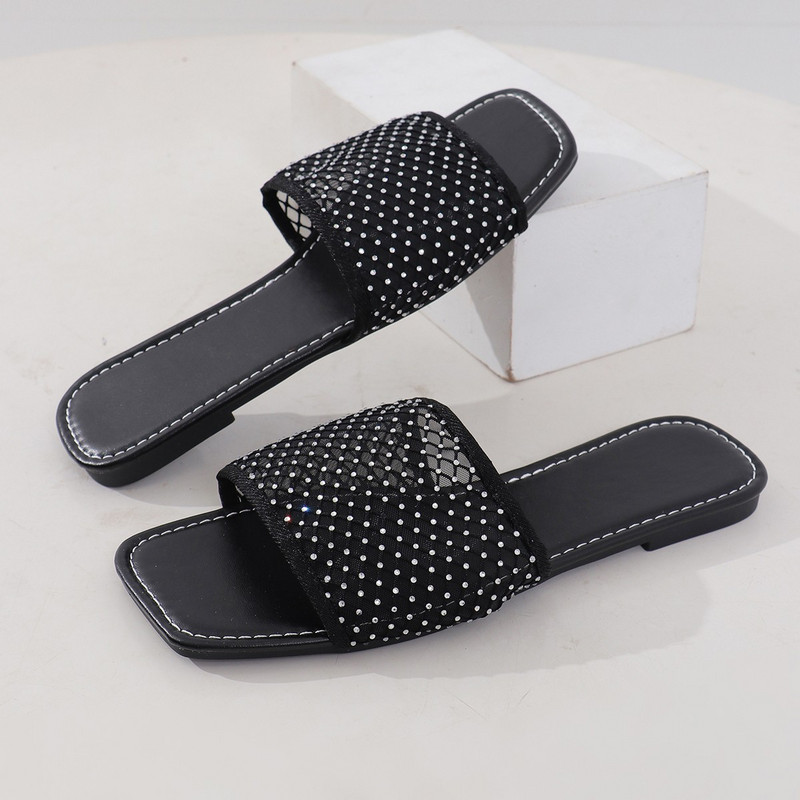 Võrgustussussid 2024, uued moodsad sandaalid, suures suuruses rannajalatsid