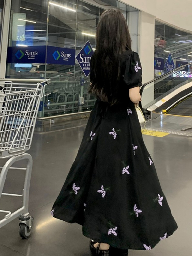 2024. aasta suvi naiste uus moodne V-kaelusega lilleline kleit Naistele mõeldud pikad avarad A-kujulised kleidid Naiste prinditud lühikeste varrukatega Vestidos H82