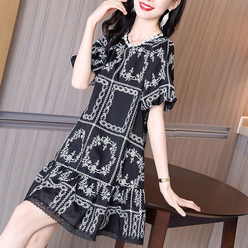 Elegantna labava čipkana mini haljina s otisnutim naborima i volanima Ženska odjeća Ljeto 2023. Nove prevelike ženske haljine s puf rukavima