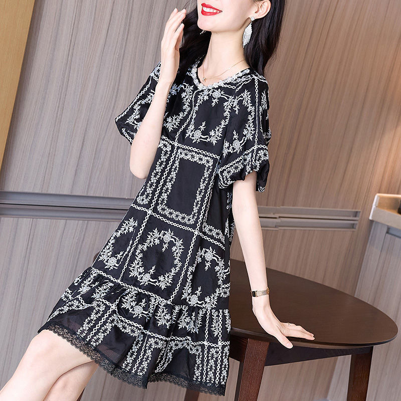 Elegantna labava čipkana mini haljina s otisnutim naborima i volanima Ženska odjeća Ljeto 2023. Nove prevelike ženske haljine s puf rukavima