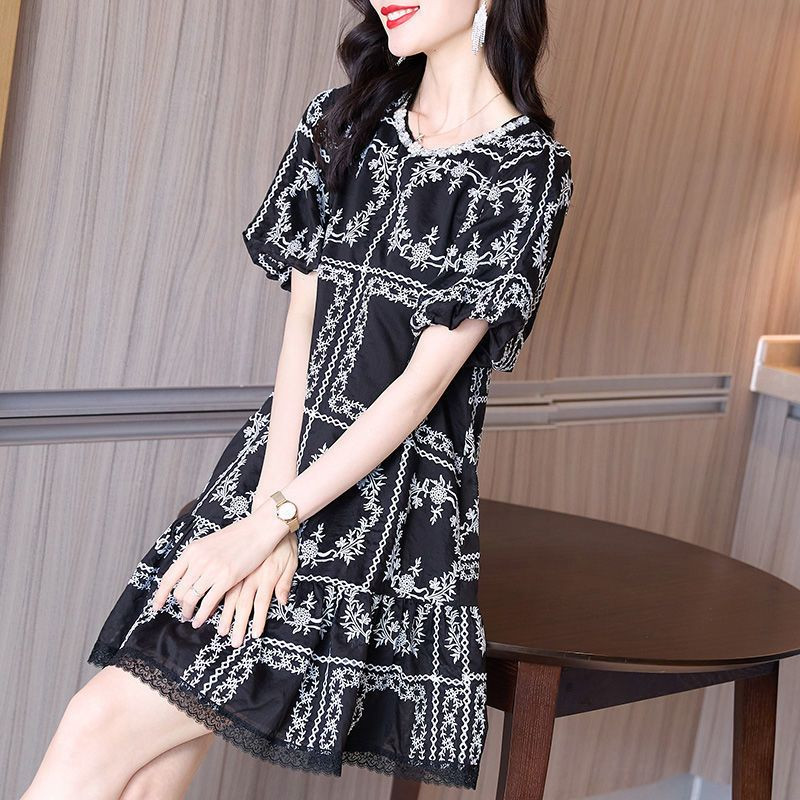Elegantna labava čipkana mini haljina s otisnutim naborima i volanima Ženska odjeća Ljeto 2023. Nove prevelike ženske haljine s puf rukavima