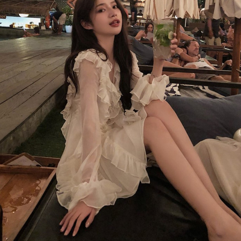 Naiste suvehaldjas V kaelusega valge kleit Mini Naistele armsad volangid vabaaja riided Boho lühikesed šifoonist elegantsed rannakleidid puhkuseks