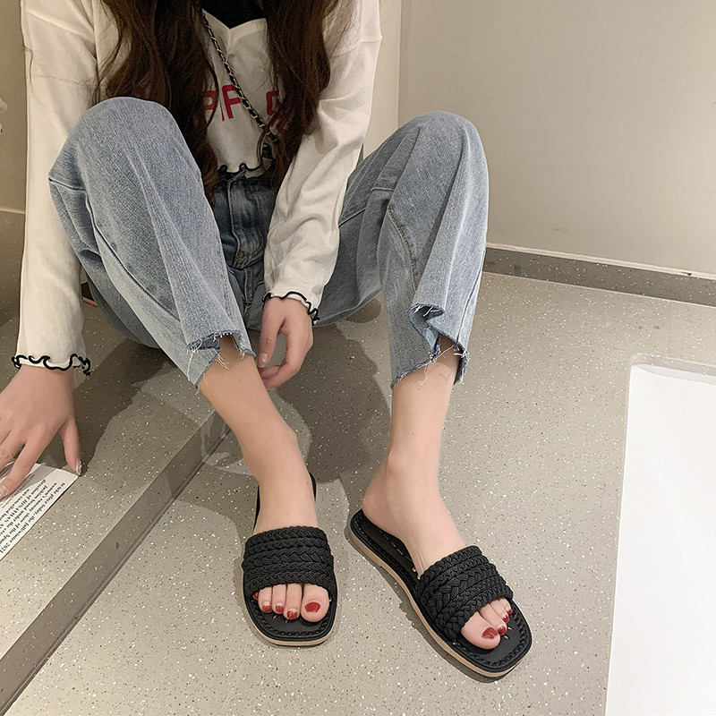 2024. aasta uus suvestiil Moodsad ja mugavad üherealised lihtsad vabaaja rannajalatsid naiste sandaalid ja sussid