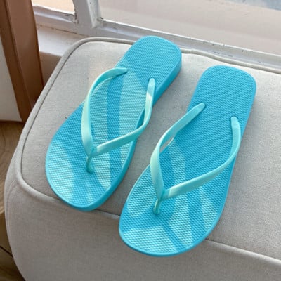 Uued plätud suvised rannaäärsed vabaaja sussid