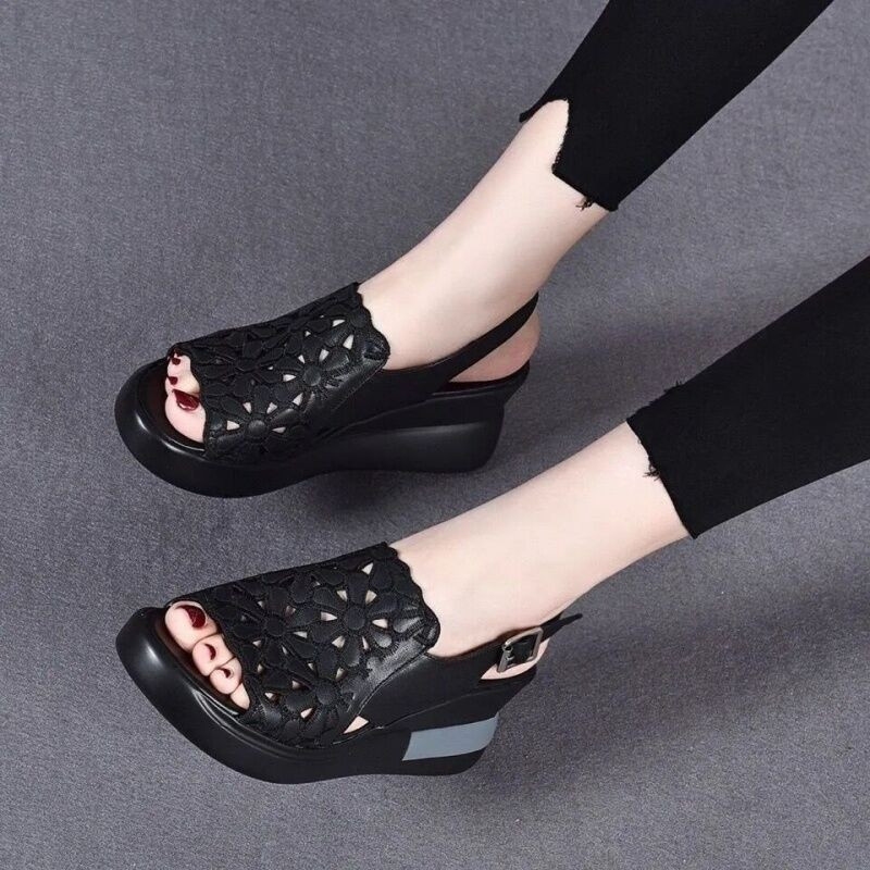 Női szandálok Platform Wedge Heel szandálok Bőr szandálok Peep Toe Wedges Nyári papucsok Elegáns nyári cipők