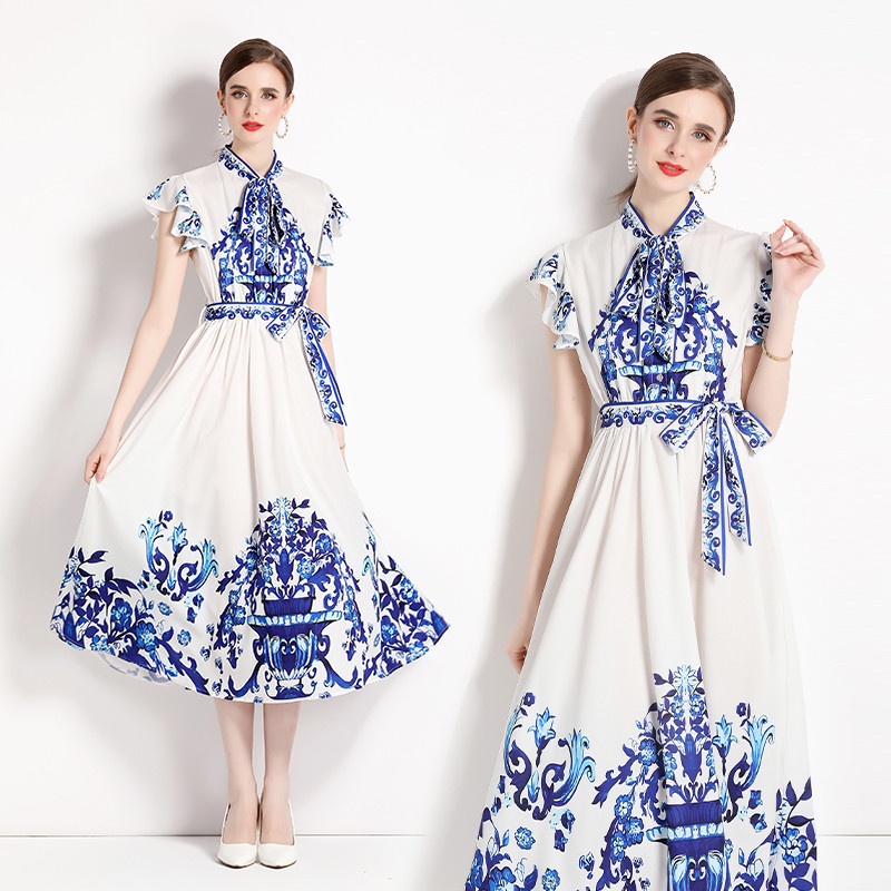 Banulin 2023 Summer Runway, sinine ja valge portselanist plisseeritud kleit naiste vibukaelusega lendav varrukaga A-joonega vintage Midi Vestidos