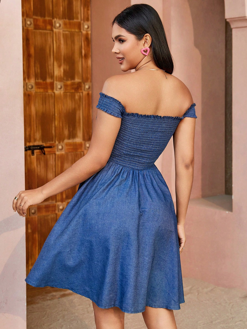 Lady In Summer Denim seelik, õlgadest lahti, ääristatud detailid ja ühevärviline elegantne põlvedeni lehma elastne pealiskleit