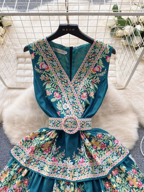 Καλοκαιρινό Bohemian Flower Cascading Ruffles Φόρεμα για τούρτα Γυναικείο αμάνικο V λαιμόκοψη Floral στάμπα με κορδέλα επάνω ζώνη Γόνατο Boho Tank Vestido