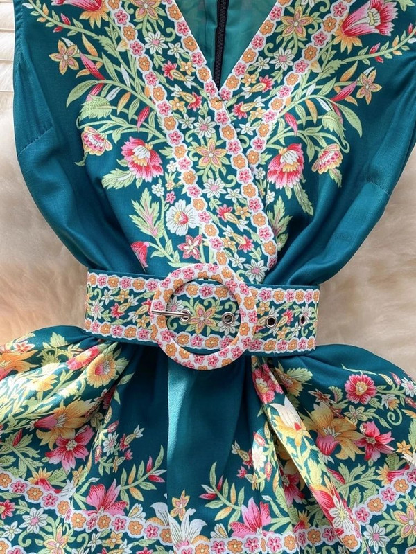 Καλοκαιρινό Bohemian Flower Cascading Ruffles Φόρεμα για τούρτα Γυναικείο αμάνικο V λαιμόκοψη Floral στάμπα με κορδέλα επάνω ζώνη Γόνατο Boho Tank Vestido