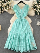 Suvepuhkus, õõnsad puuvillased riided, naiste varrukateta kleit, V-kaelusega volangid, tikandid, lilleääred, pidulikud pikad vestid