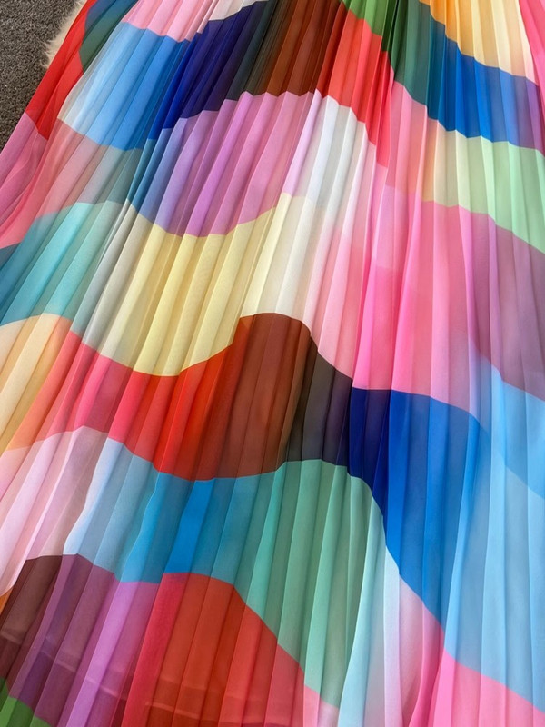 Suvepuhkuse vikerkaare kommipaela kleit naiste spagetirihmaga V kaelaga seljata šifoonist rannapuhkuse plisseeritud hommikumantel Vestidos