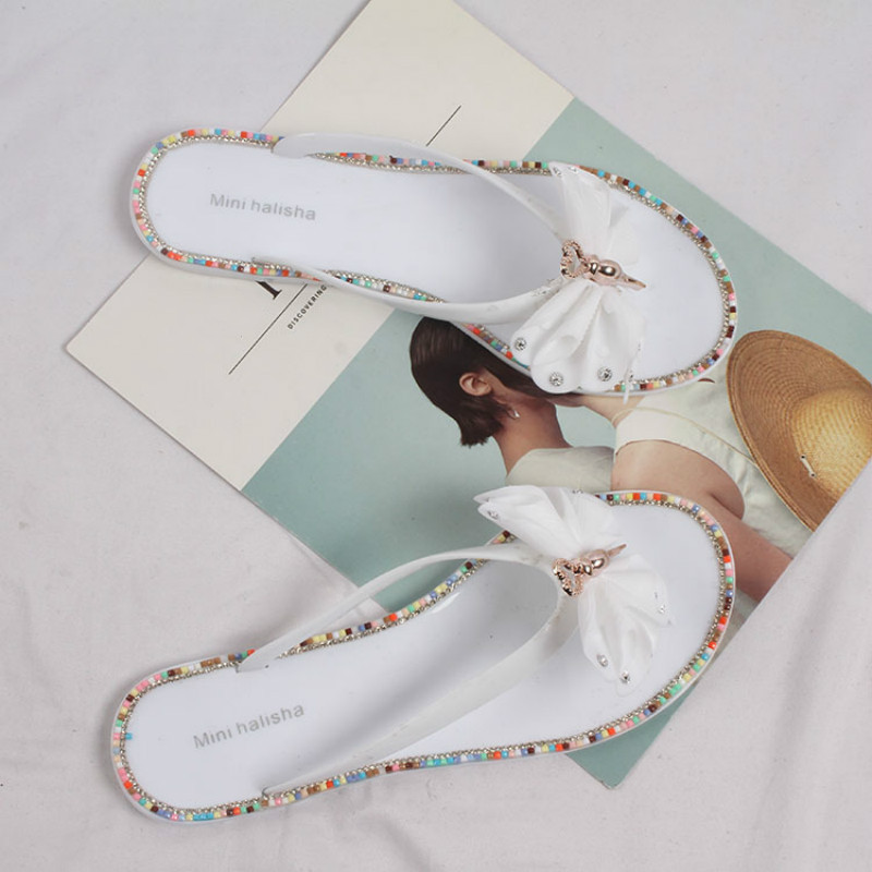 2023-as nyári cipők női divat színes gyémánt kívül, tengerparti női papucsban, strandon menő női papucs