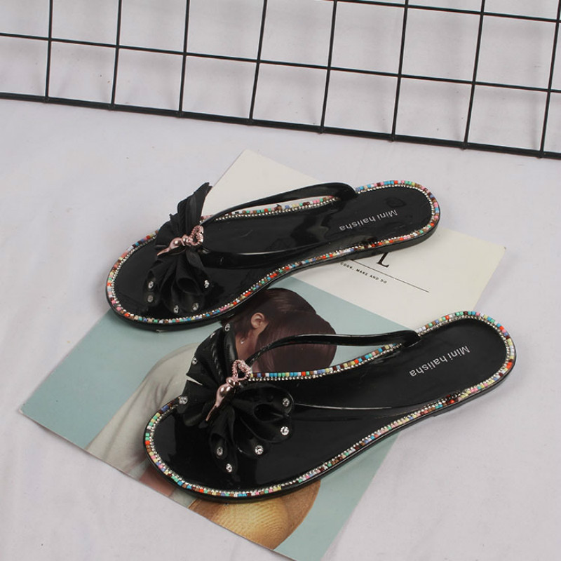 2023-as nyári cipők női divat színes gyémánt kívül, tengerparti női papucsban, strandon menő női papucs