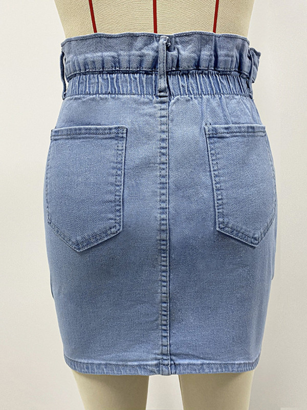 Jaunums sieviešu džinsa svārkos 2024. gada vasaras vienkrāsu ielas apģērba modes modes īsi džinsa svārki ar augstu vidukli.