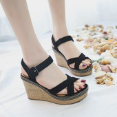 Alacsony szandálok női bőr klumpák ék nagy méretű 2024 nyári nyitott orrú csatos öltöny Női bézs női cipő alacsony sarkú platform