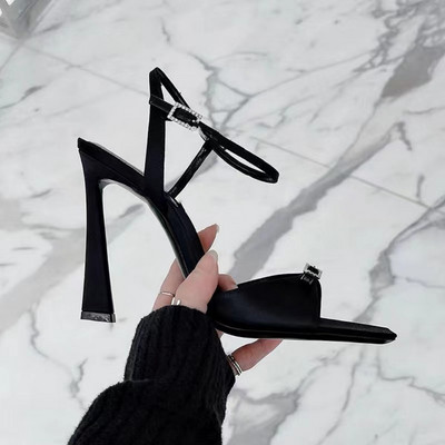 Ljetne niske sandale 2024. Žensko kožno odijelo Ženske bež ženske cipele Visoke potpetice Niske pete crne udobne Nove stileto djevojke Fas