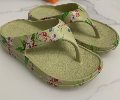 Memory Sponge Massage Meeste plätud suvised libisemisvastased välisandaaliklambrid vabaaja rannamaja kummist pehmed naiste sussid