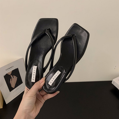 2024 nyári női papucsok divatos csíptetős orrú alacsonysarkú ezüstös női szabadtéri strandcipők Zapatillas De Mujer flip-flop