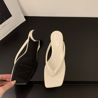 2024 nyári női papucsok divatos csíptetős orrú alacsonysarkú ezüstös női szabadtéri strandcipők Zapatillas De Mujer flip-flop