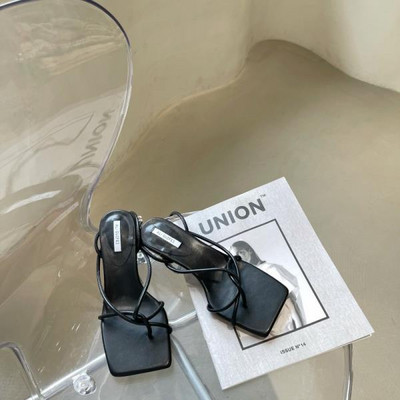 Madalad sandaalid, naiste nahkkostüüm, naiste beež, 2022. aasta suvised naiste kingad, läbipaistvad kontsad, kesk pandlarihm, madala kontsaga must Gladiator Fa