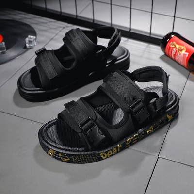 2024 új nyári férfi szandálok kültéri horoghurok papucsok csúszásmentes puha talp nagy méretű strandcipők divatos férfi papucsok