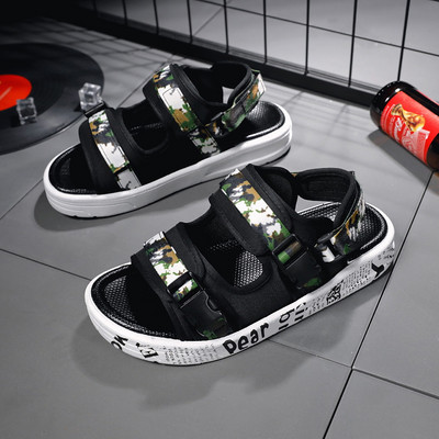 2024 új nyári férfi szandálok kültéri horoghurok papucsok csúszásmentes puha talp nagy méretű strandcipők divatos férfi papucsok