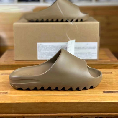 2023 Нова марка сандали чехли Yzy слайдове sand bone glow green mineral pure мъжки дамски чехли размер 36-45 външни нехлъзгащи се обувки