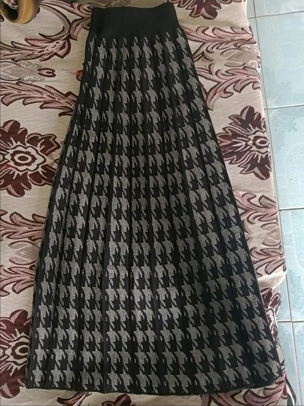 Ležerne duge pletene ženske suknje s uzorkom ptičje zube od 80 kg. Elastična midi suknja A-kroja visokog struka Elegantna plisirana suknja