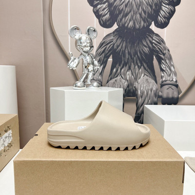 2023. Nove marke sandale papuče Yzy tobogani sand bone glow green mineral pure muške ženske papuče Veličina 36-45 Vanjske cipele koje se ne klize