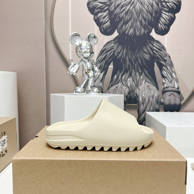 2023. Nove marke sandale papuče Yzy tobogani sand bone glow green mineral pure muške ženske papuče Veličina 36-45 Vanjske cipele koje se ne klize