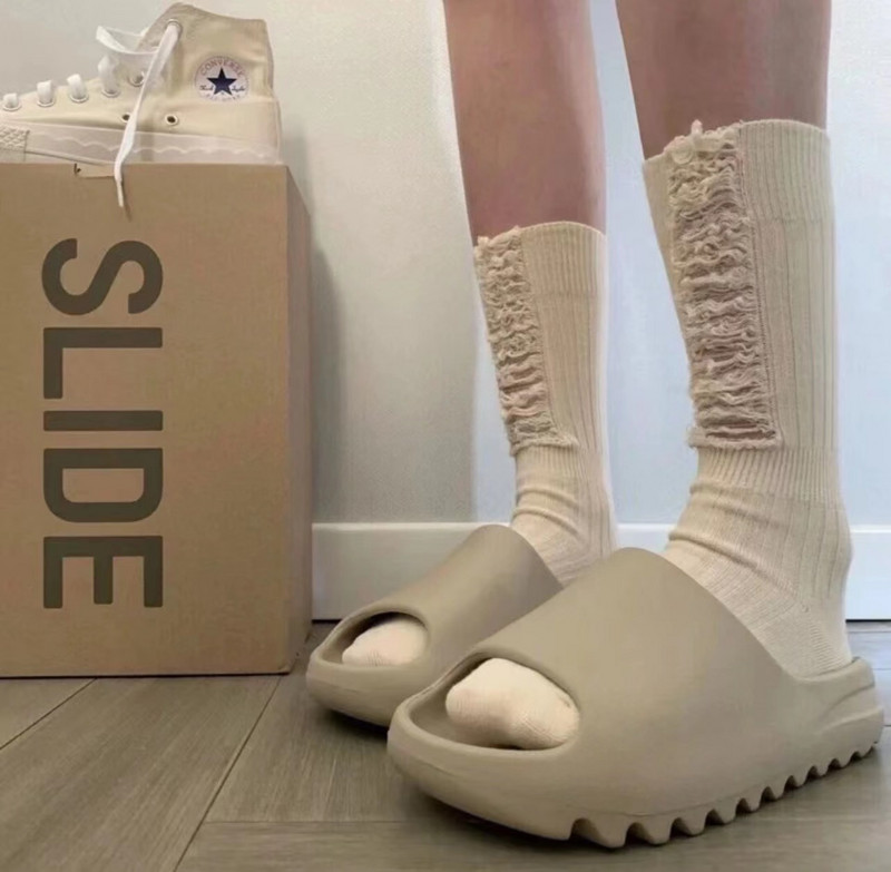 2023. Nove marke sandale papuče Yzy tobogani sand bone glow green mineral pure muške ženske papuče Veličina 36-45 Vanjske cipele koje se ne klize