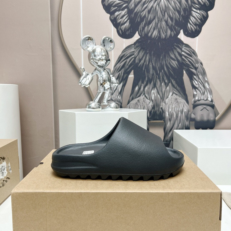 2023. Nove marke sandale papuče Yzy tobogani sand bone glow green mineral pure muške ženske papuče Veličina 36-45 Vanjske cipele koje se ne klize